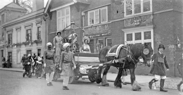 Horse-drawn float with Queen Victoria